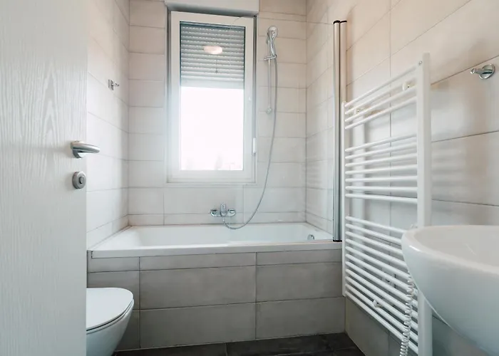 Luminous Living شقة