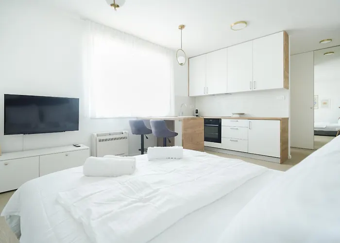 Luminous Living شقة *